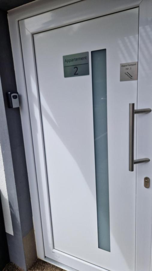 Appartment-Ferienwohnung Mit Kueche, Bad, Kostenlos Wlan, Modern Eingerichtet Roding Exterior photo
