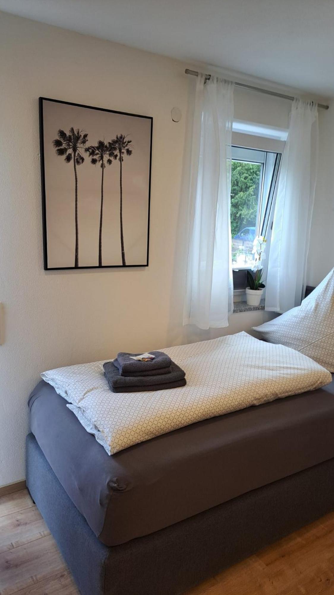 Appartment-Ferienwohnung Mit Kueche, Bad, Kostenlos Wlan, Modern Eingerichtet Roding Room photo